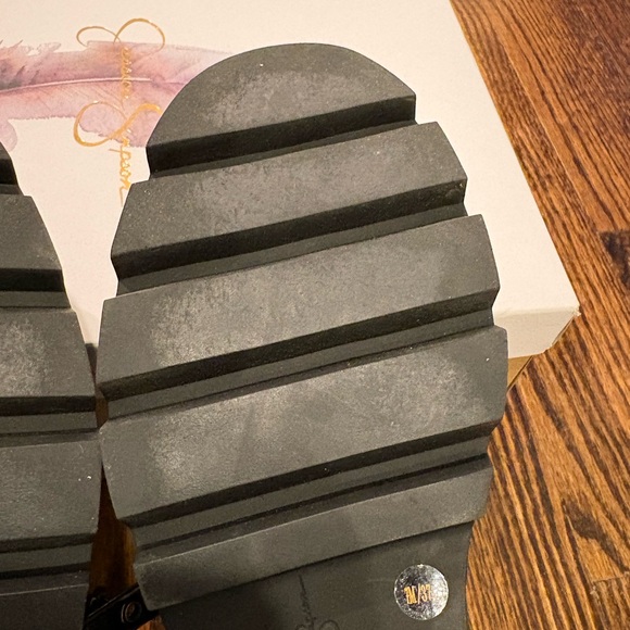 Jessica Simpson Black Patent Leather Ulisha Platform Mary Janes - Picture 5 of 15